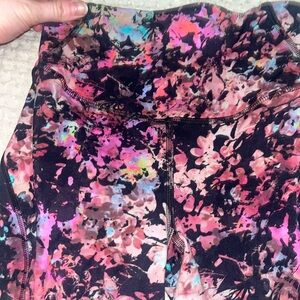 Lululemon leggings size 2 ltd. Edition pattern